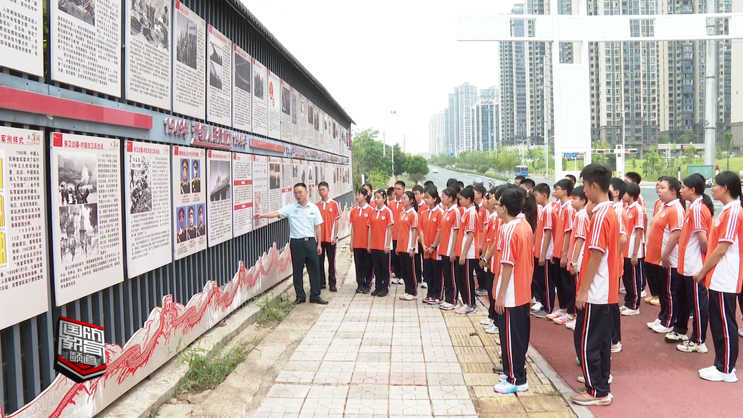 学生进军营 上好“开学第一课”