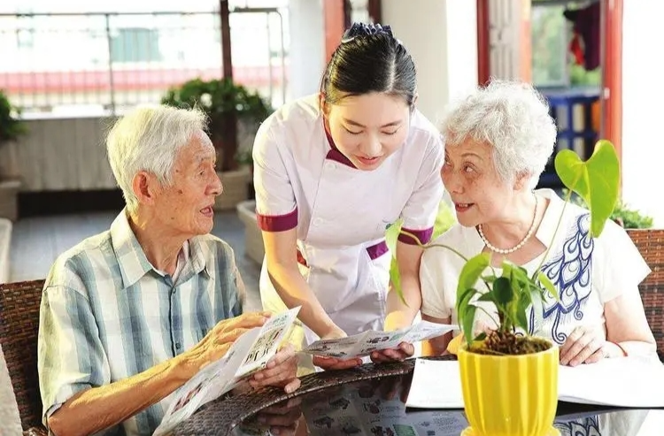 多个岗位争1名毕业生，首批养老专业本科生为何这么抢手？