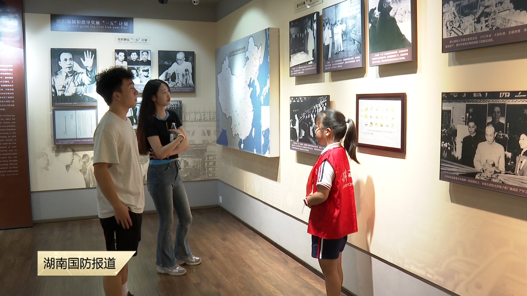 青少年走出“小课堂” 走进红色“大课堂”