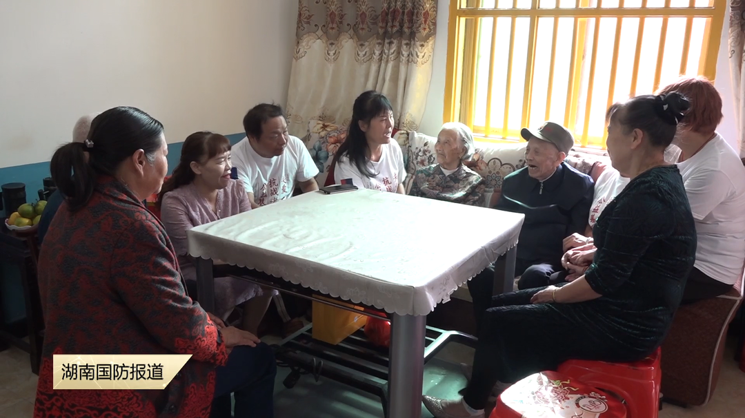 娄底：志愿者为抗战老兵庆生