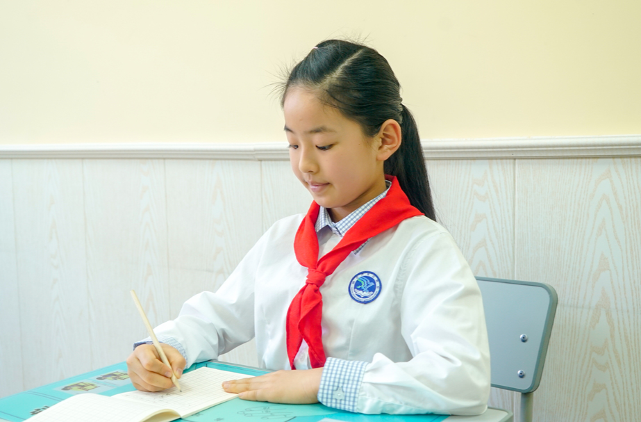 提笔就是练字时！教育部发文进一步加强中小学规范汉字书写教育