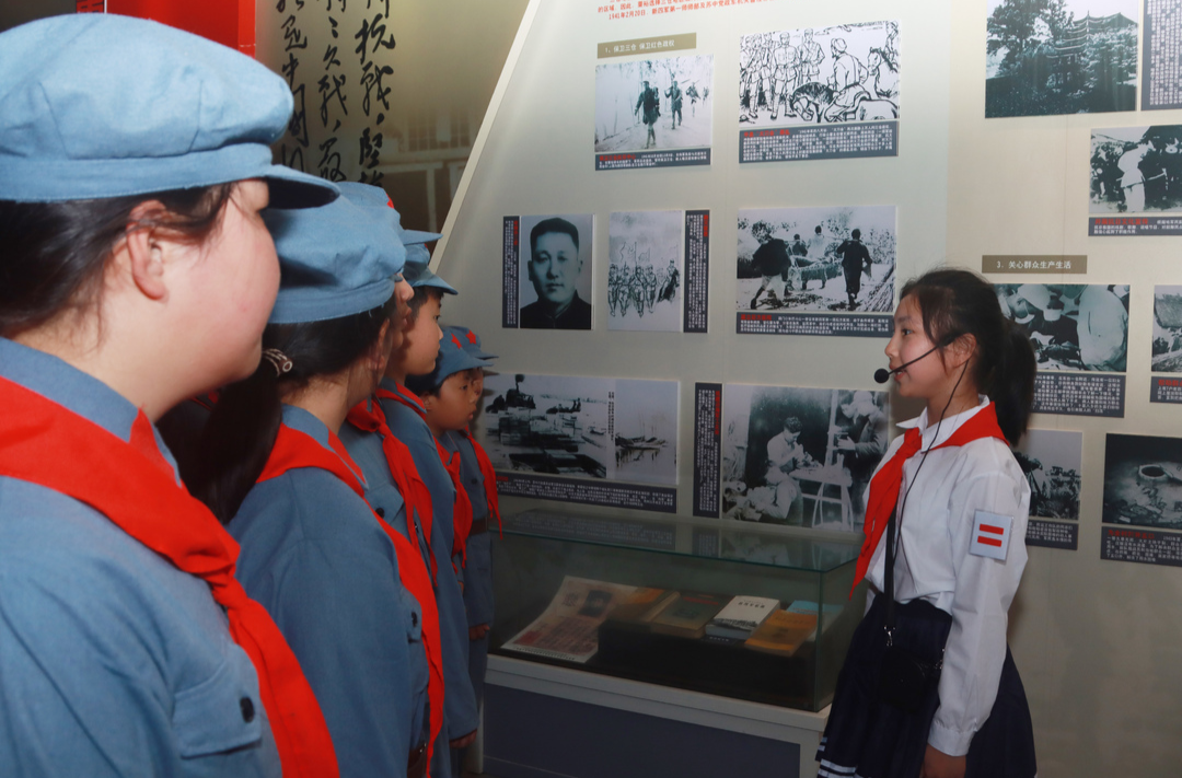 以坚定的文化自信引领思政课建设内涵式发展