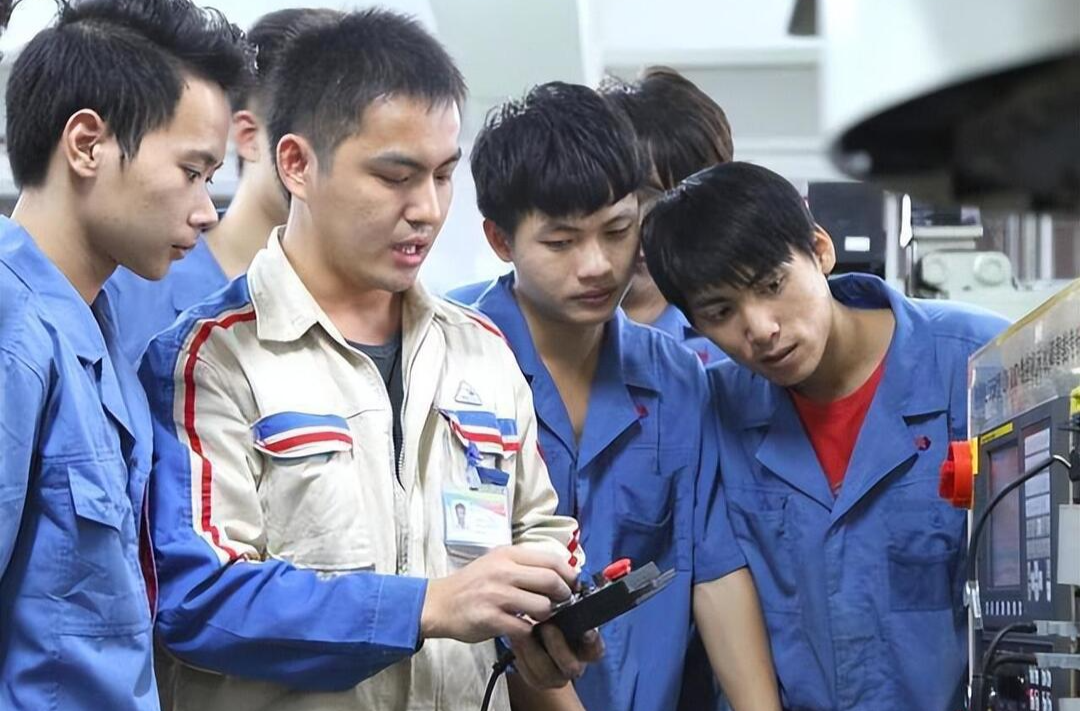 建设产业工人队伍须强化职教“造血功能”