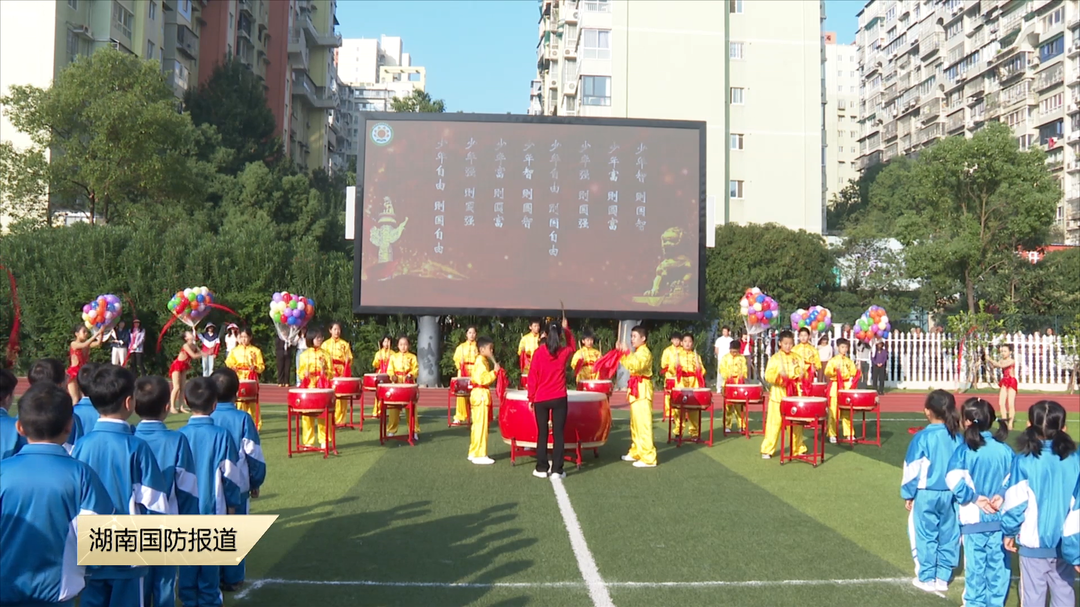 奥运冠军走进校园 诠释榜样的力量