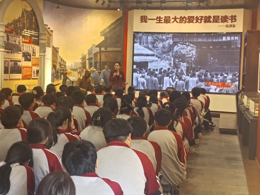 新华社：“我的韶山行”红色研学让中小学思政课“活”起来