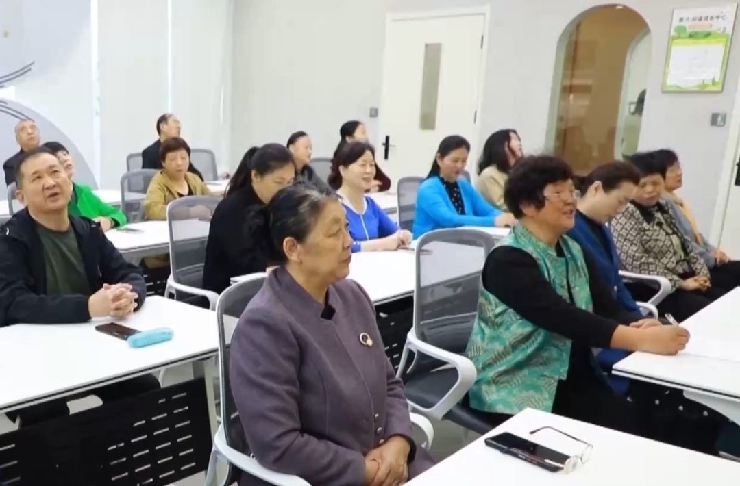 民办老年大学圈粉“银发族” “夕阳教育”能否成为“朝阳产业”？