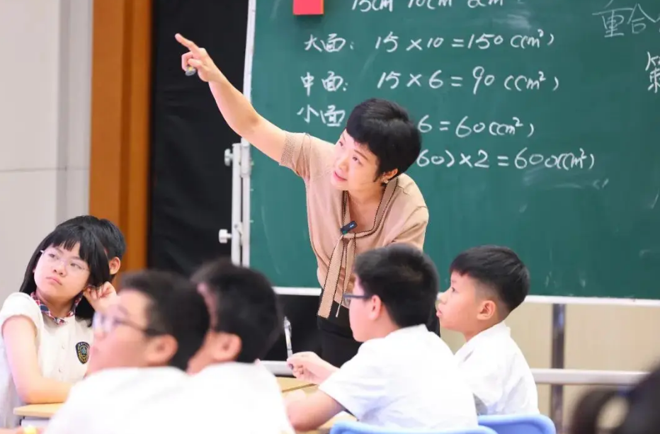在教育强国建设中牢牢把握教育的三大属性