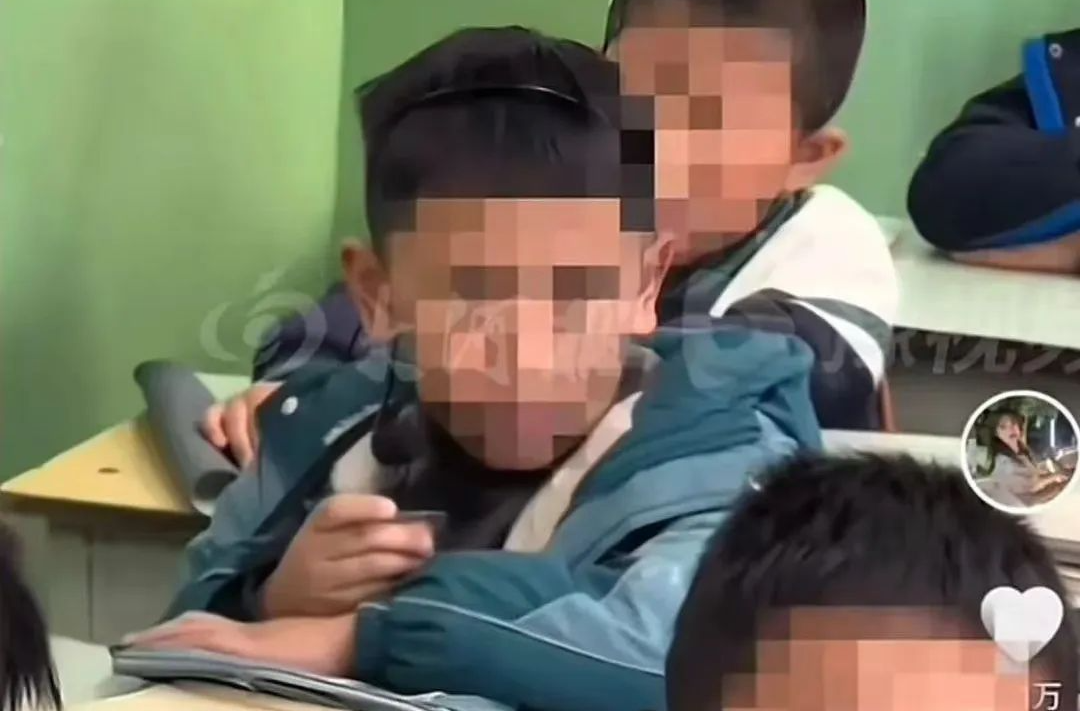 给学生戴小蜜蜂惹争议，教师拍视频边界何在？