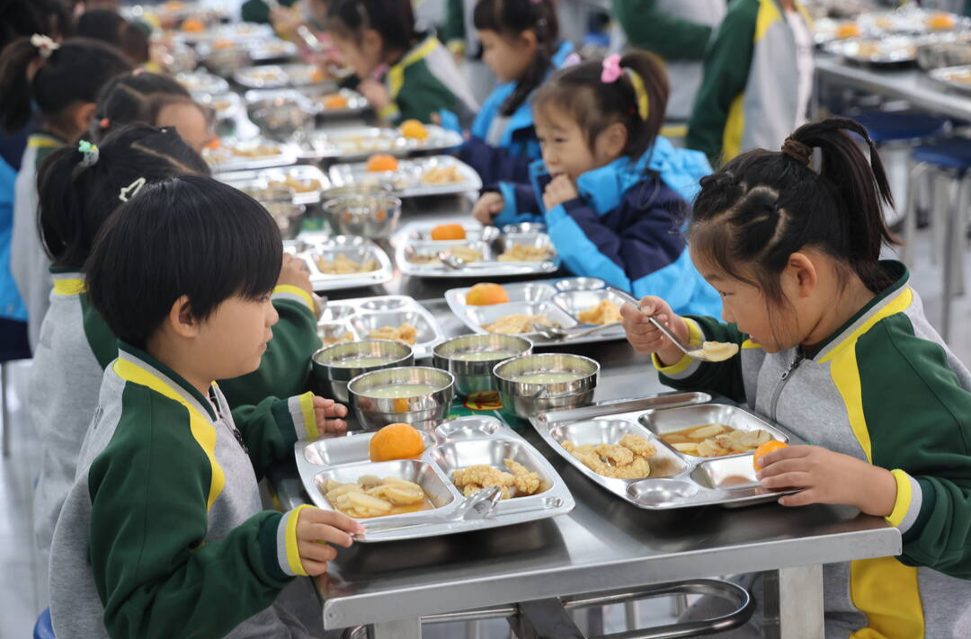 加强中小学校园食品安全和膳食经费管理，教育部发布指引→