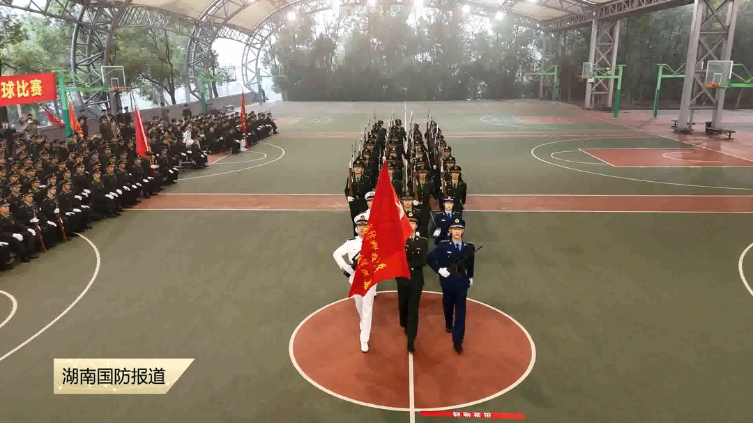 国防科大“风采杯”仪仗标兵大赛——标兵就位！ 8支军地高校代表队同台竞技