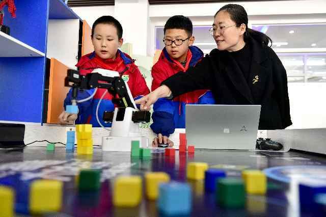 教育部发文加强中小学AI教育，会不会纳入中高考？