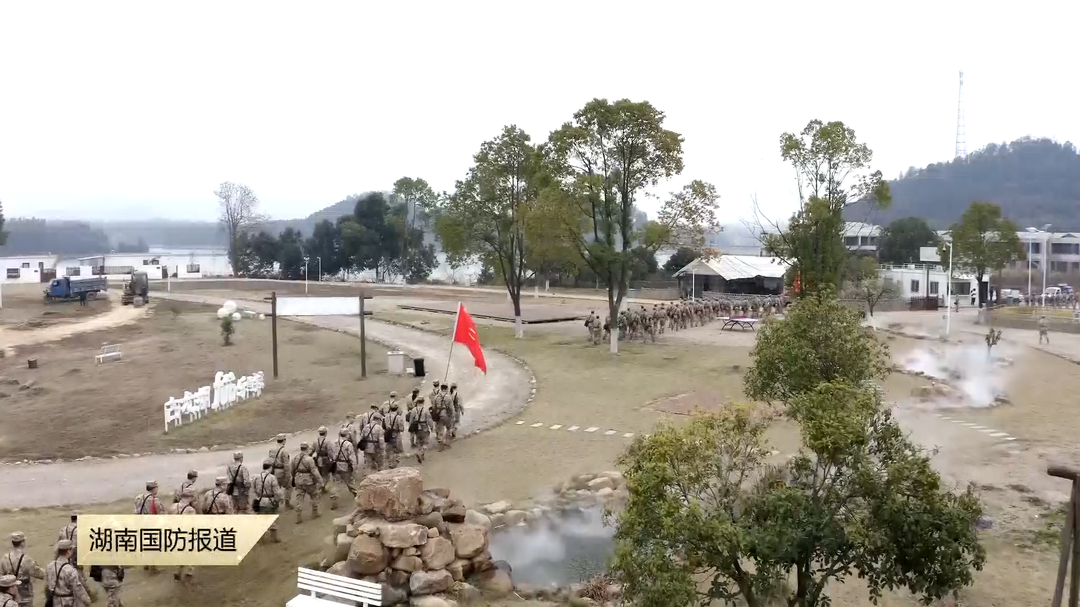 冬季野外拉练 提升专武干部军事素质