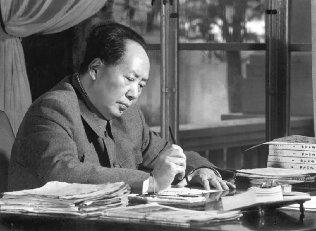 今天，重温毛主席这些诗词！