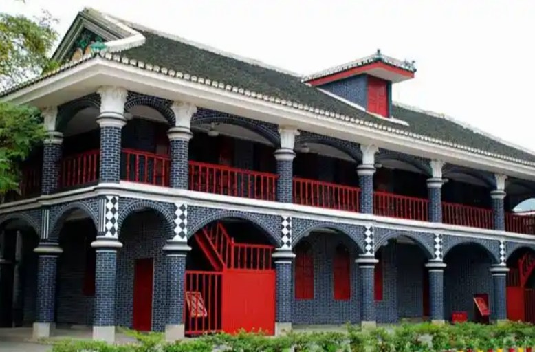 这次伟大转折的历史经验，今天仍有重要意义