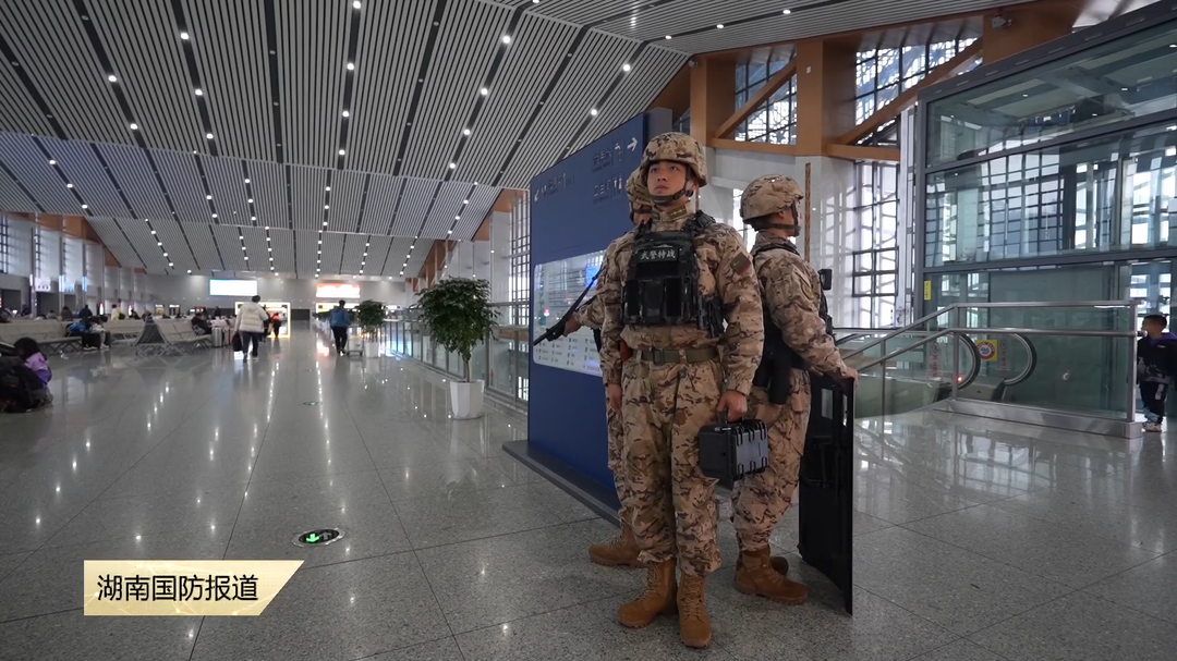 武警官兵：春节有我们守护 请大家安心过年