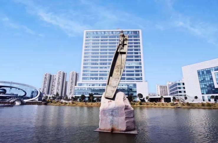 《讓我們從這里走向世界》湖南外國語職業(yè)學(xué)院招生宣傳片