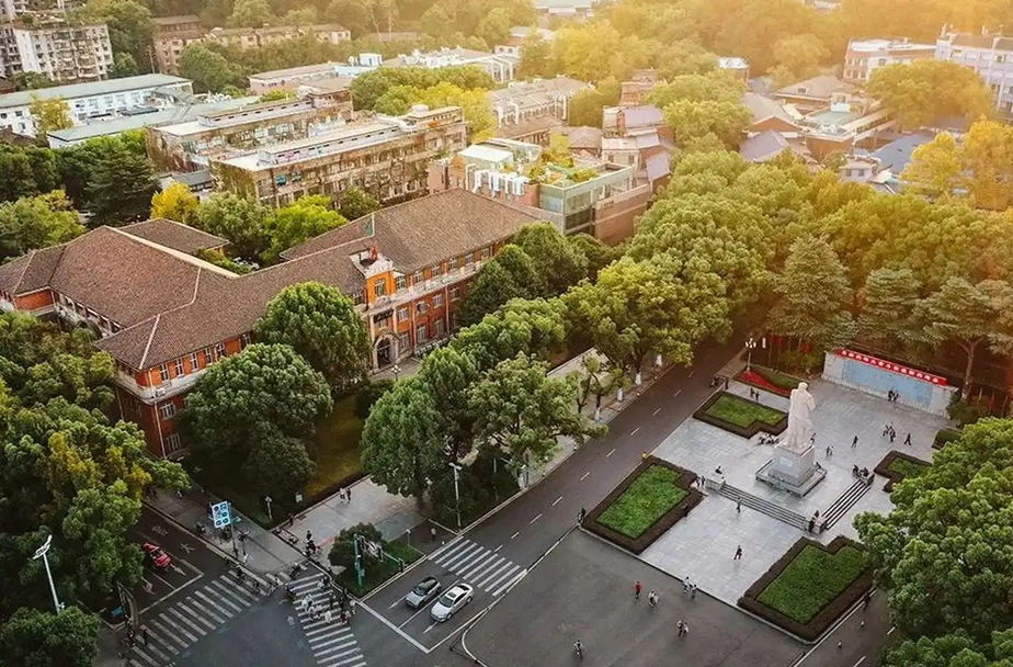 高校课程互选学分互认，在规范提升中推动人才培养