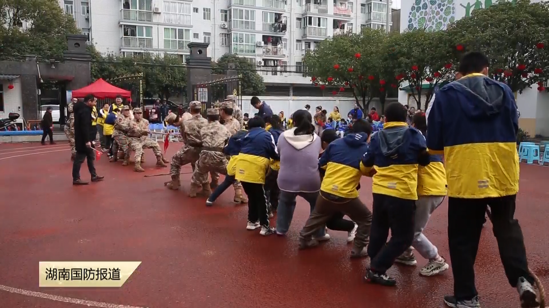 株洲攸县：官兵走进特殊学校 用爱守护 “折翼天使”
