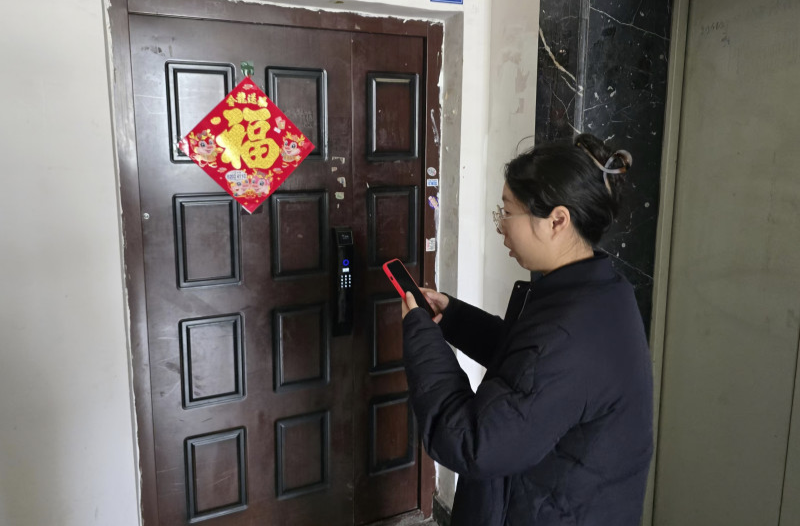 晨检发现学生没到校，班主任的这个举动太暖心了