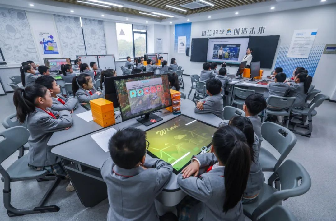 国家教育数字化战略行动2025年部署会观察：服务根本 赋能变革