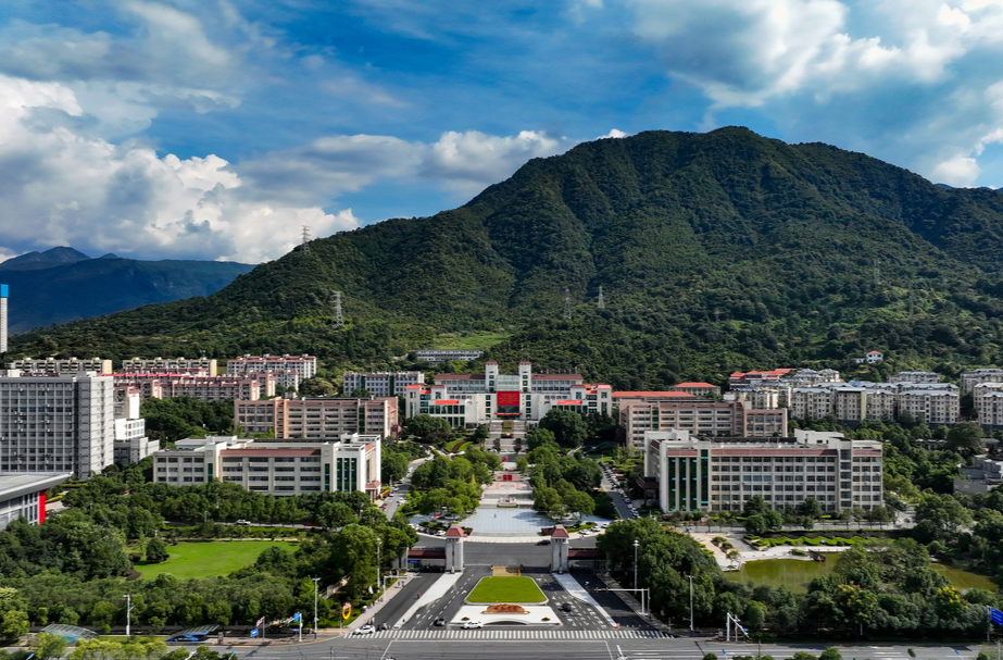 博士进企、产业导师进校、项目平台进园｜湘南学院强化校地校企合作服务企业创新、产业升级