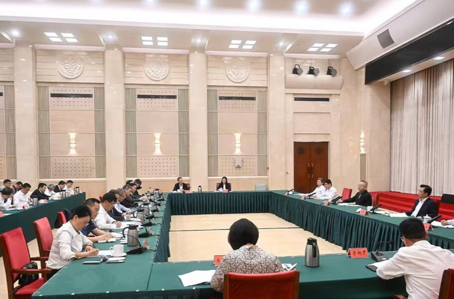 沈晓明主持召开大学生创业导师工作座谈会