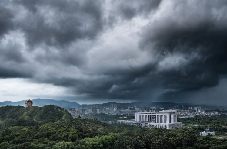 大风+强对流+暴雪+沙尘暴 中央气象台今晨四预警齐发