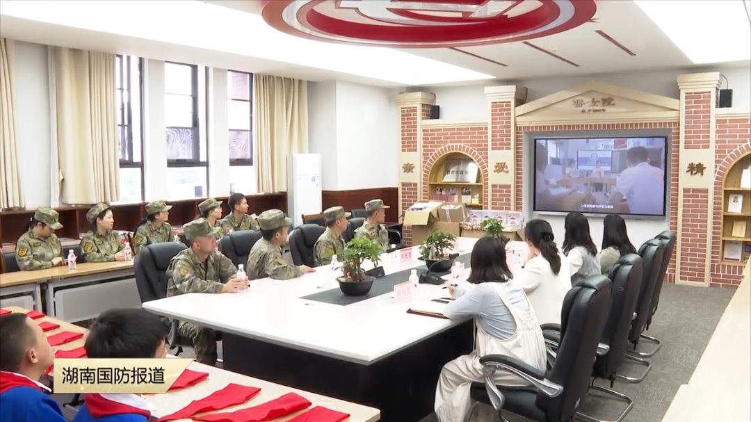 长沙市望城区——弘扬雷锋精神 用爱守护“折翼天使”