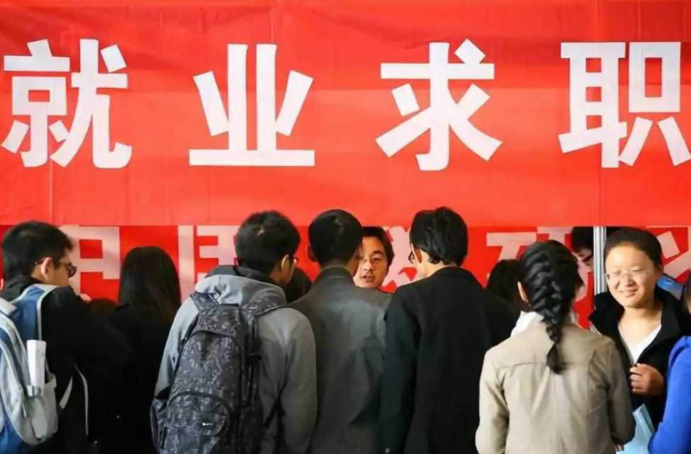 家长是子女就业的重要领路人