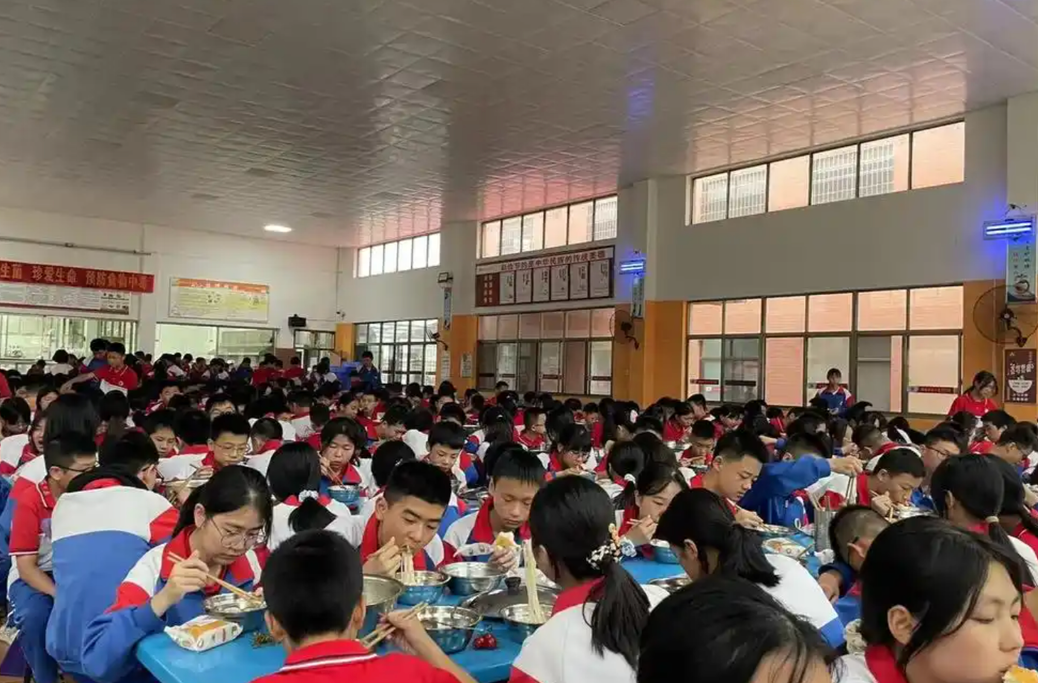 娄底涟源：全链条监管共护“校园餐”