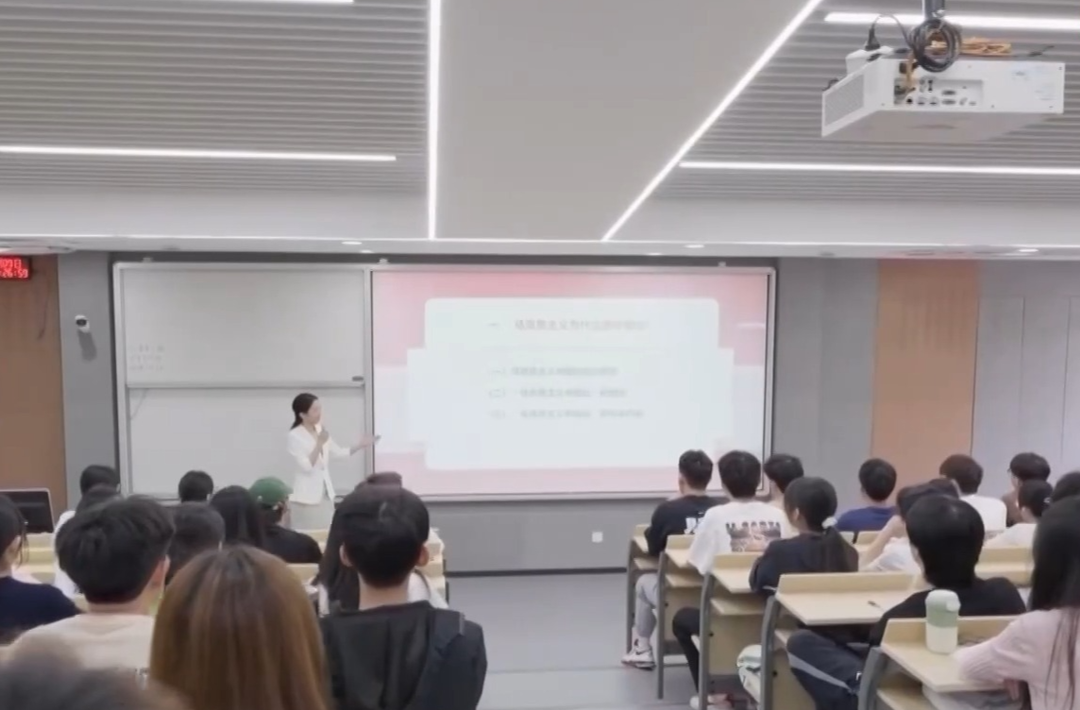 课程、教材、教学“智能化”升级 让“AI”融入学校