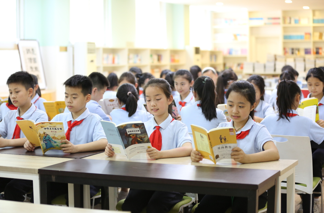 第四届全民阅读大会“书香校园”建设推进会举办：让“书香校园”之花在“书香中国”灿烂开放