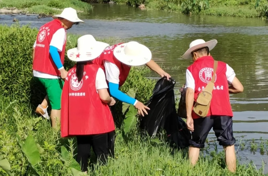 一江碧水映青春——湖南“河小青”让守护绿色成为青春时尚