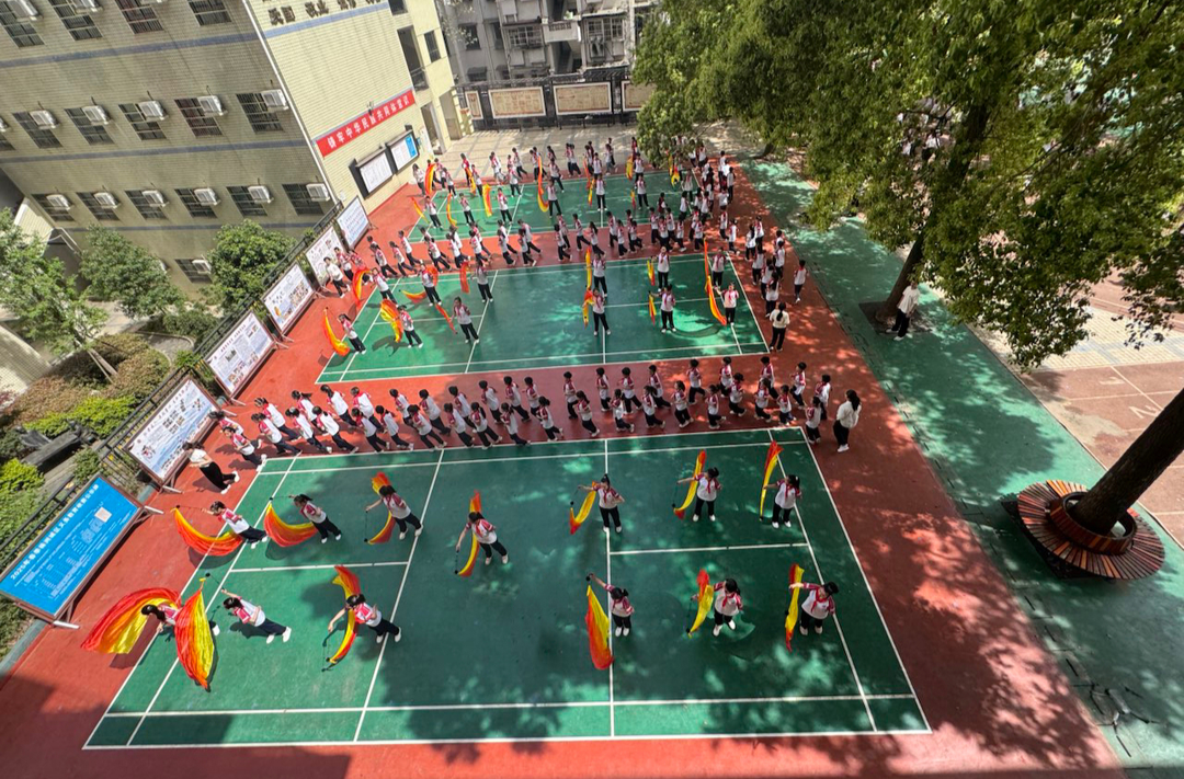 株洲市芦淞区何家坳小学——长绳织志·接力逐光，“跃动品格课”
