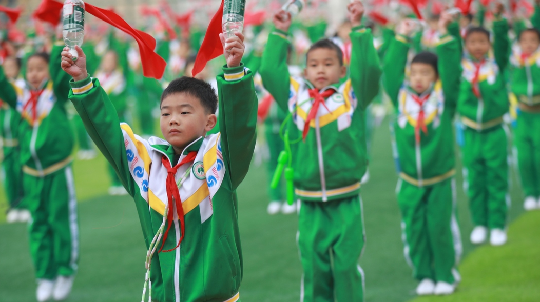 湘西州湾溪小学——协同跑操智慧方阵，土家舞蹈非遗新篇，创意跳绳全员跃动