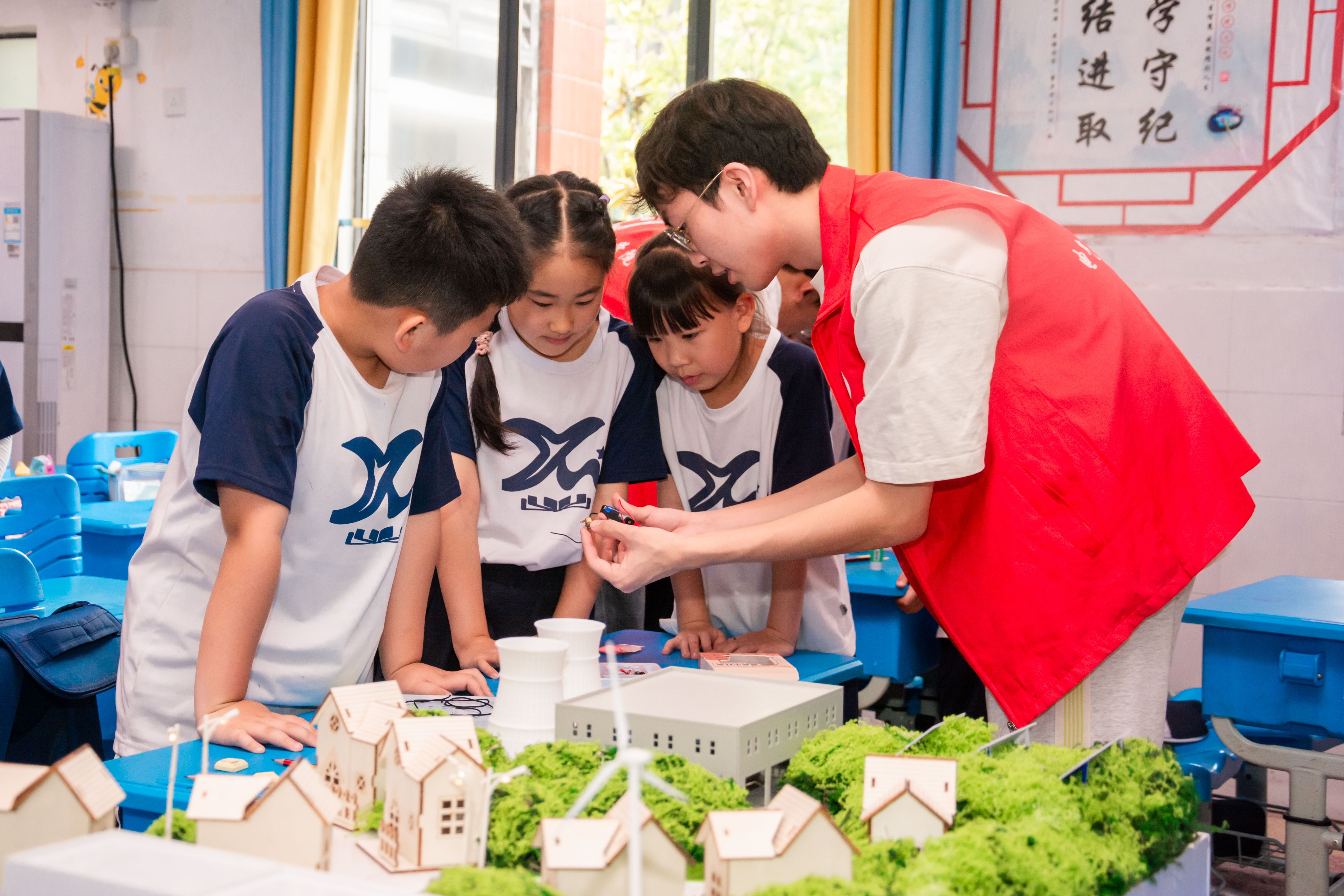 长沙理工大学：打造“沉浸式”电力科普课堂