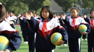长沙市明德华兴中学体育大课间展示——“舞动青春，以篮球之名”