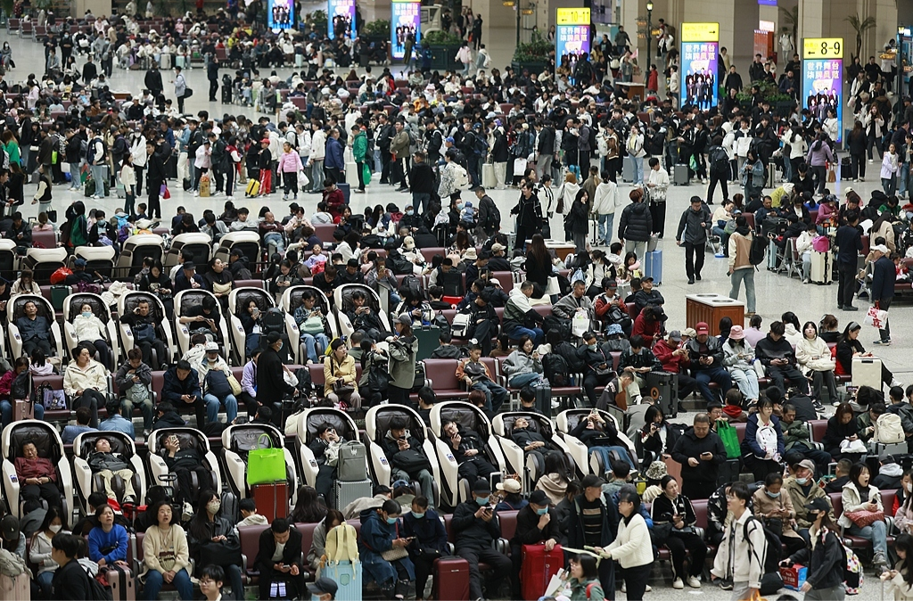 “五一”假期首日 交通出行人数预计超3.4亿人次