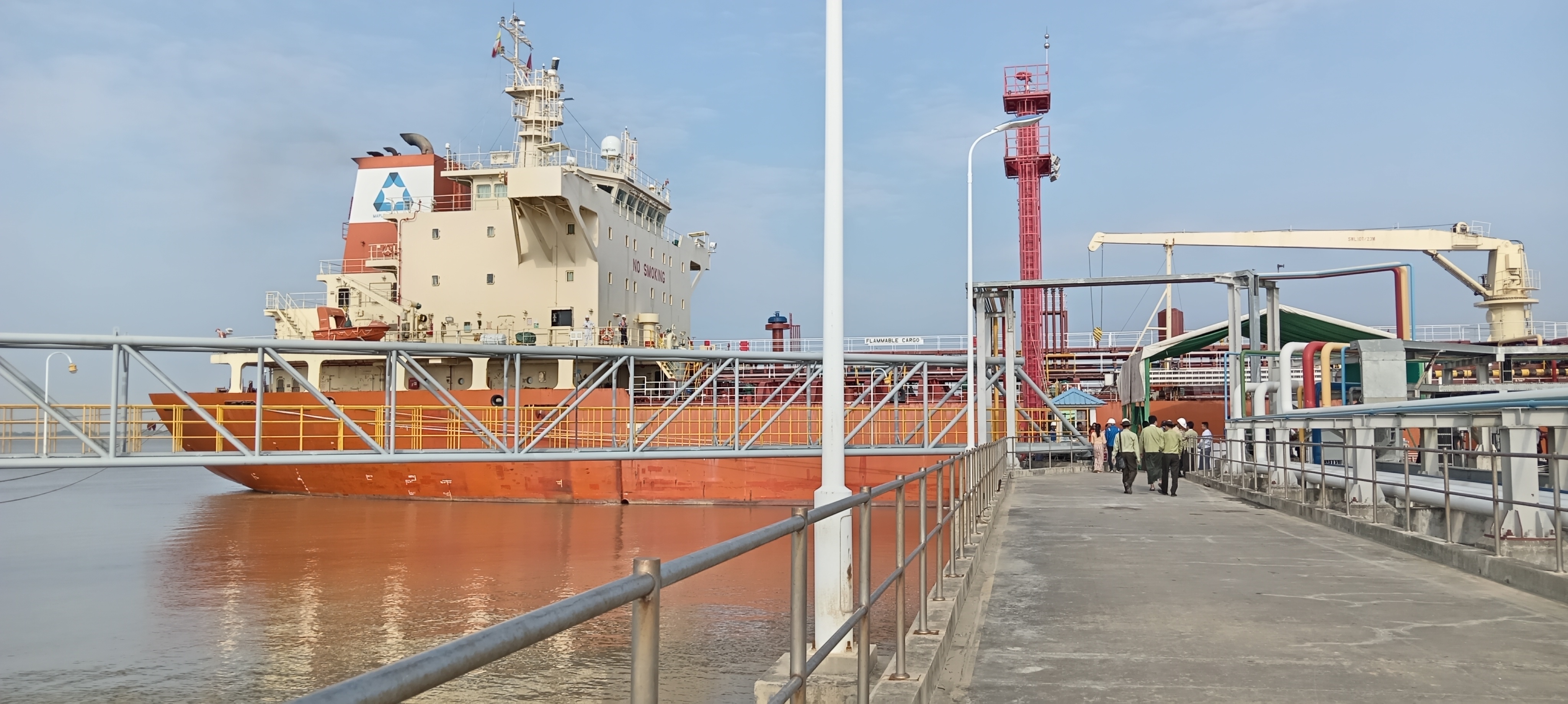 中国政府援助缅甸第十批紧急人道主义地震救灾物资交付缅方