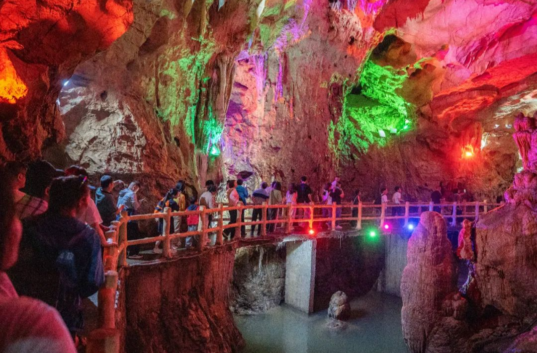 五一假期第三天，湖南客流1506.28万人次