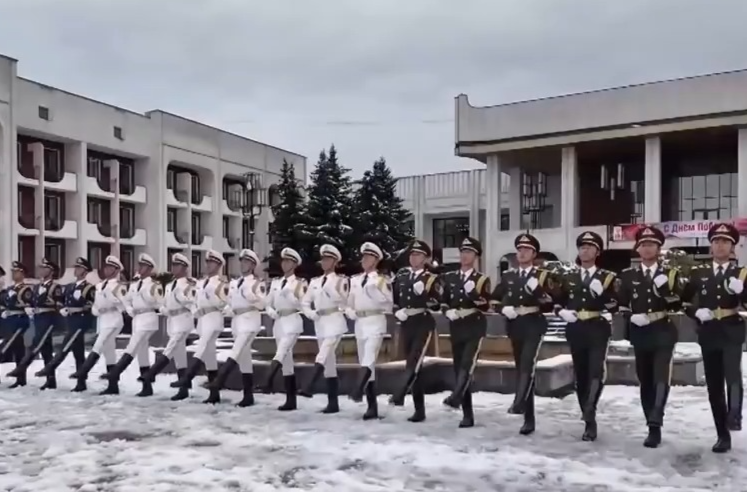 “国旗是信仰是方向” 中国排面三次亮相莫斯科红场