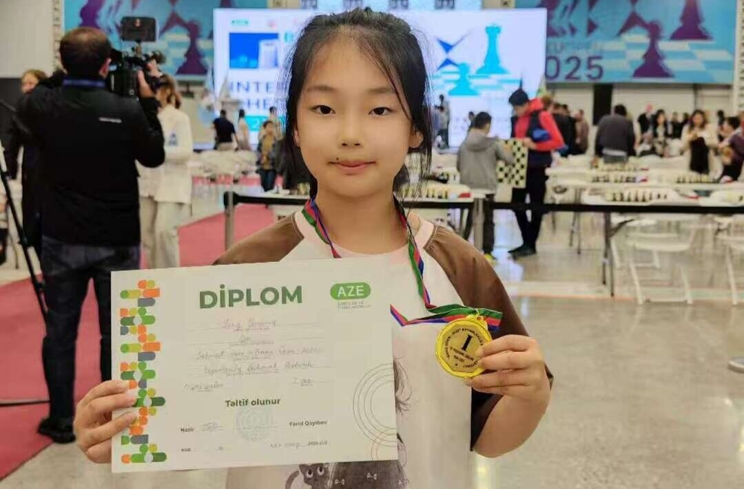 湖南10岁女生好样的！“国象小花”杨又晴登顶国际大赛