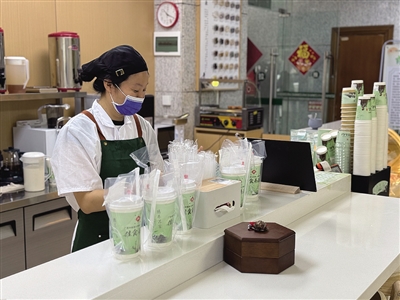 中藥餐飲“圈粉”年輕人 真養(yǎng)生還是假營銷？