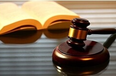 “瘾君子”父母被撤销监护人资格 最高法加强未成年人综合司法保护→