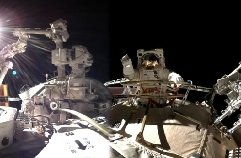 神舟二十号航天员乘组圆满完成第一次出舱活动