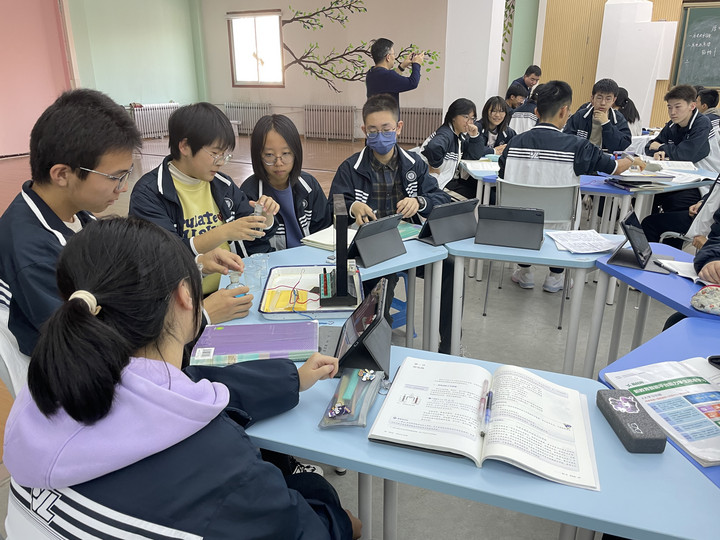 如何引导中小学生用好AI帮手？
