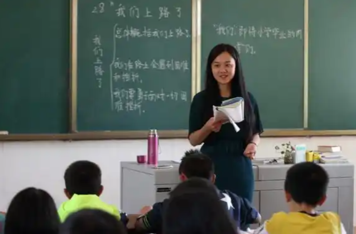 教育部、财政部：今年全国计划招聘特岗教师2.1万名