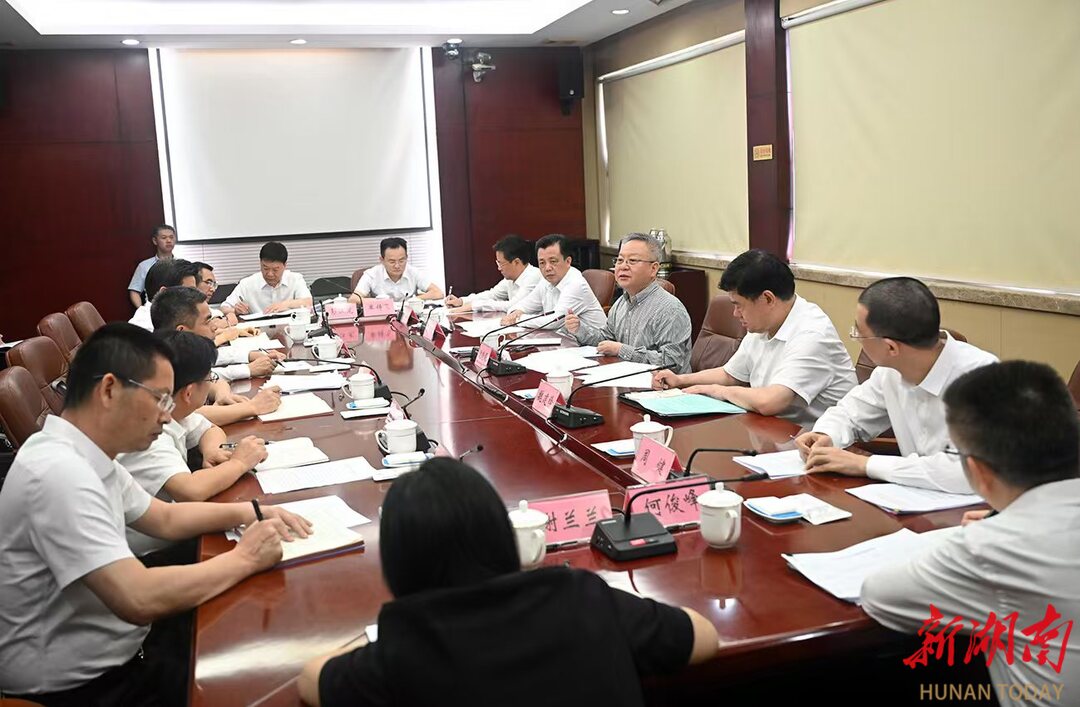 沈晓明调研省直有关单位学习教育开展情况