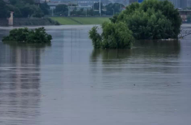 长沙市应安委办发布汛情提醒，湘江长沙站水位涨幅2.5米左右