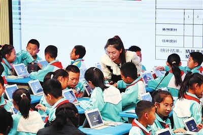 如何缓解教师“数字压力”